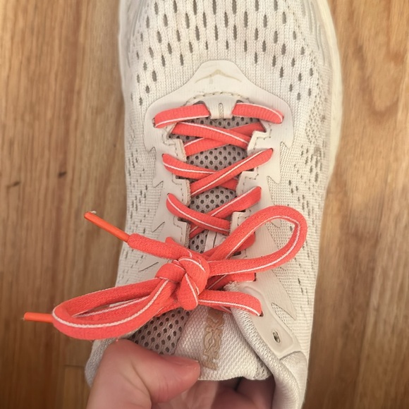 Tan/beige Women’s Clifton 7 Hoka Running Shoes - Picture 5 of 7